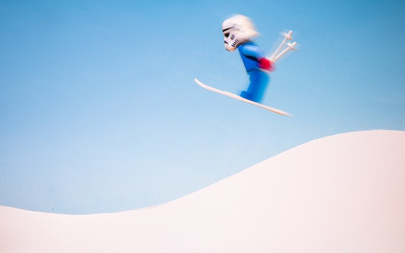 Lego Figure Skiing — Blue
