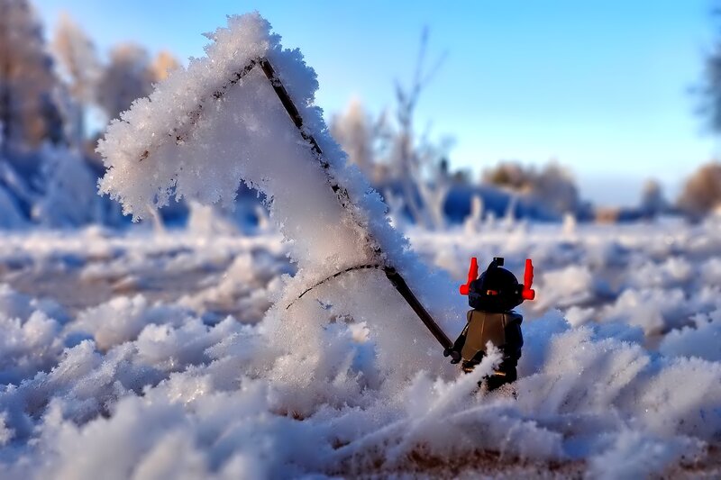 Lego Minifigure in Snow — White