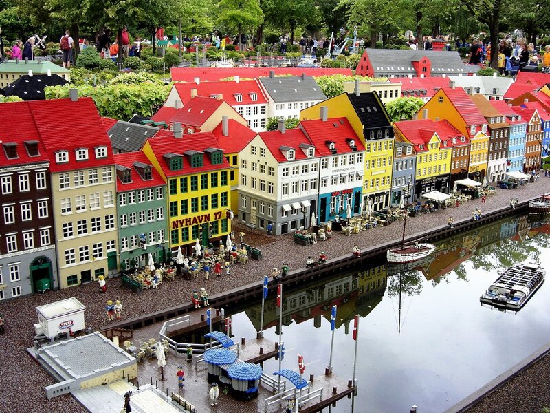 Lego model of Nyhavn