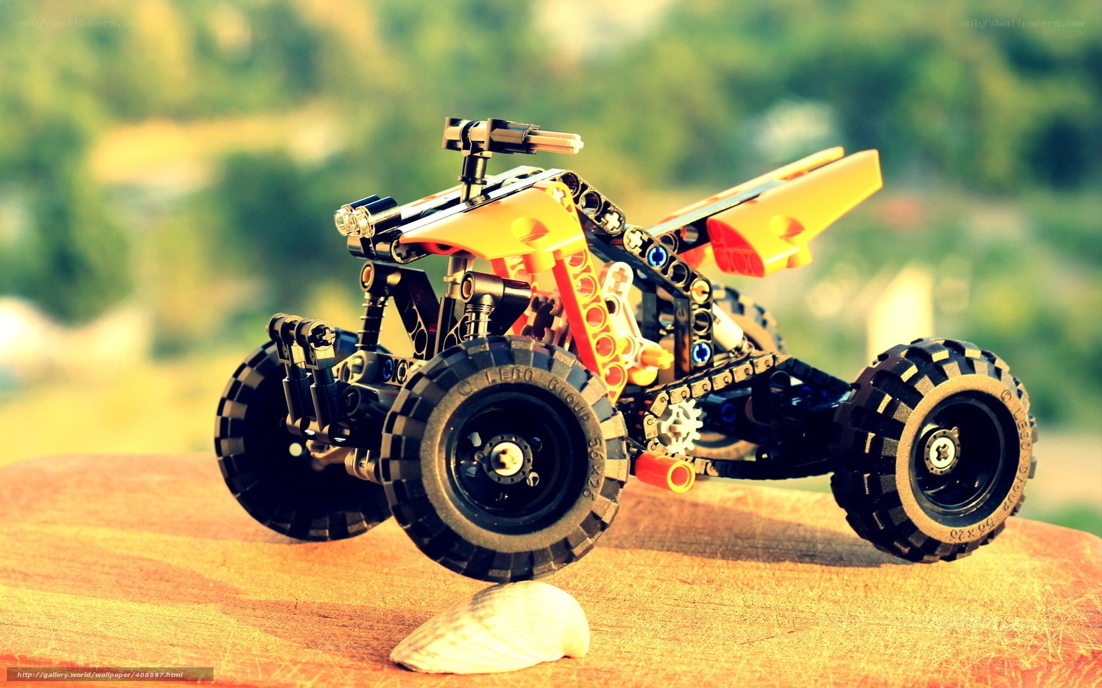 Lego off-road vehicle model