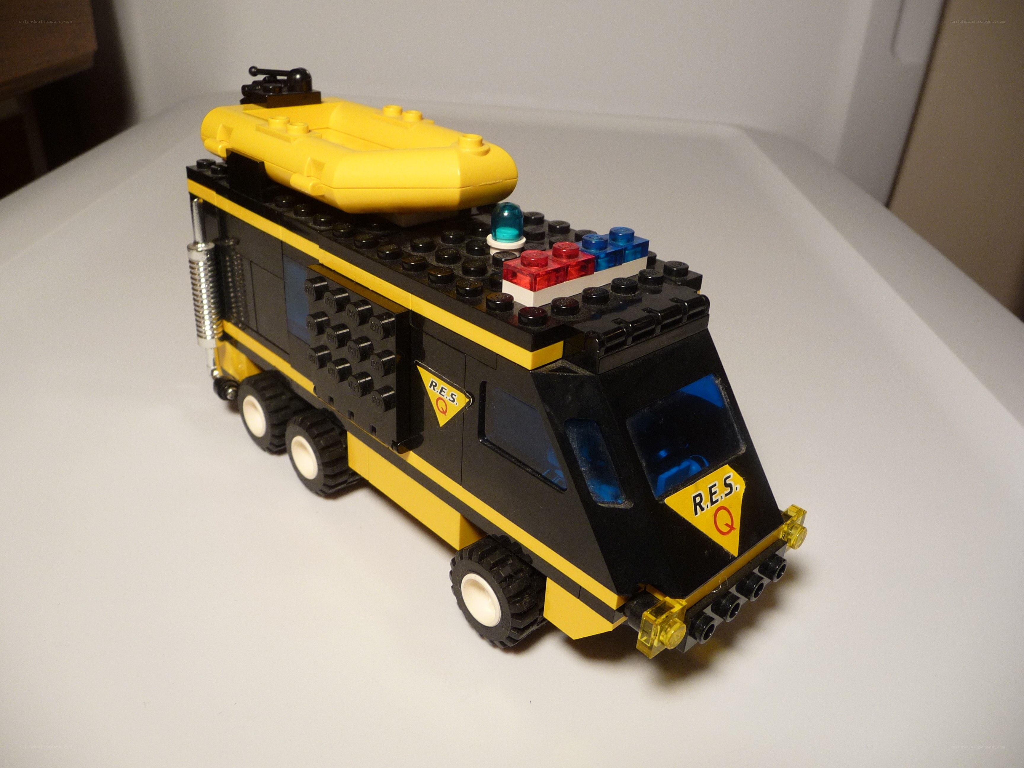 Lego rescue vehicle model