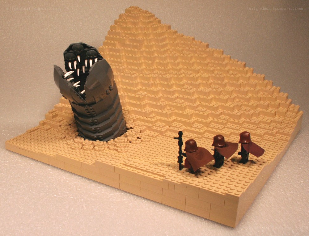 Lego sandworm attack