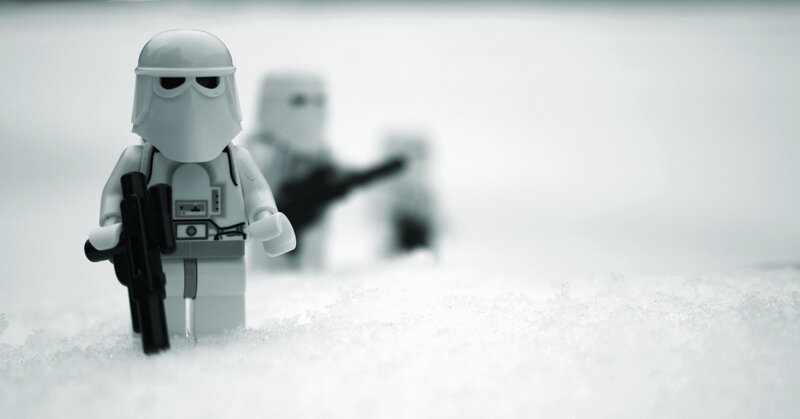 Lego Snowtrooper in Snow — White