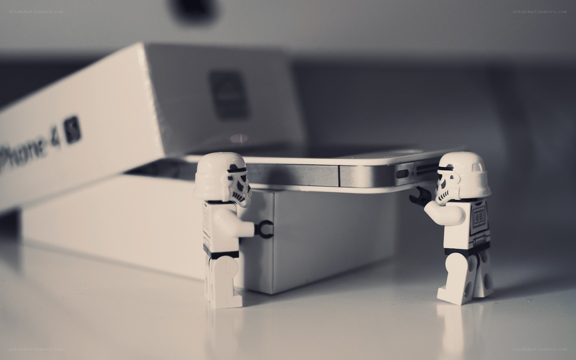 Lego stormtroopers with iPhone