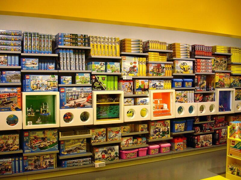 Lego Toy Display — Yellow