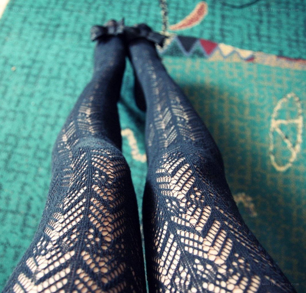 legs in lace tights