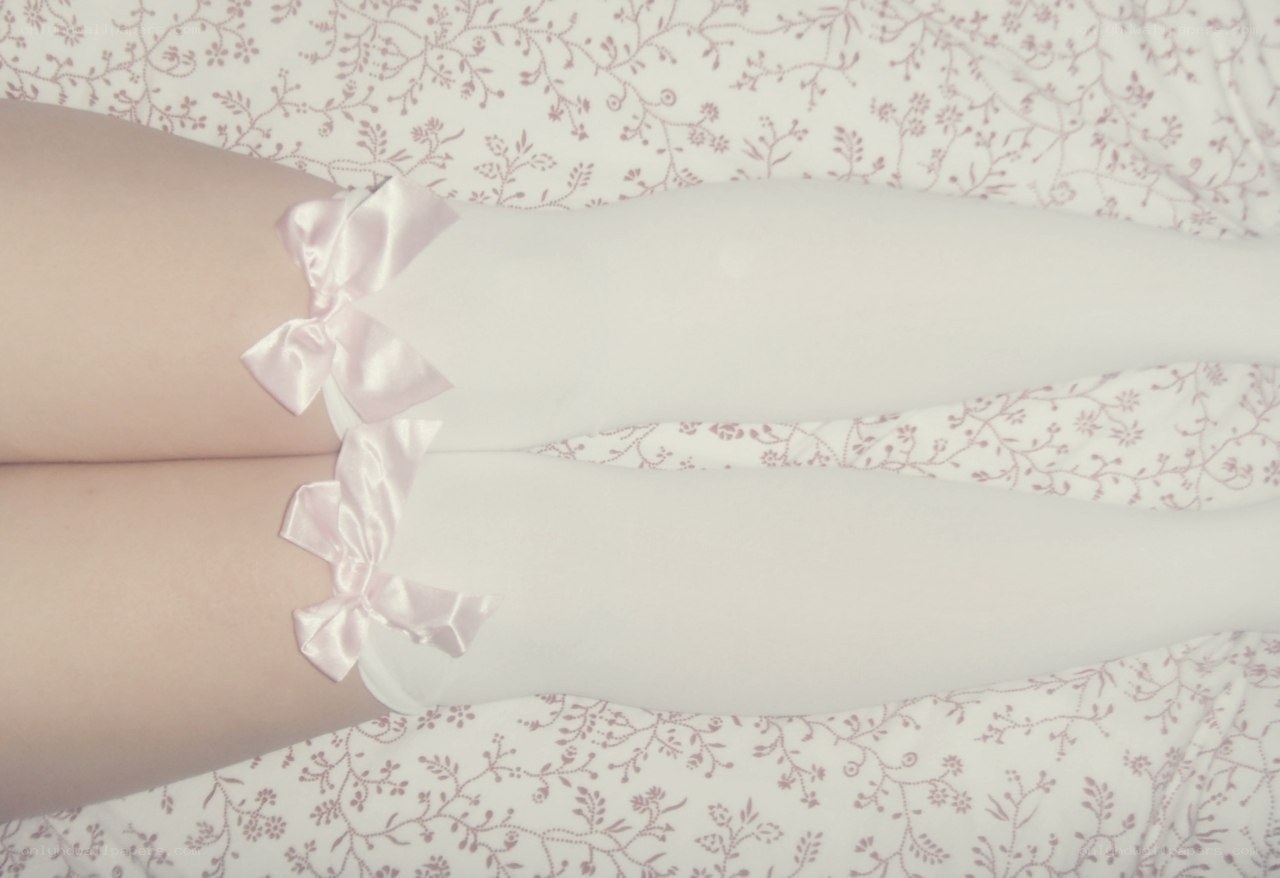 legs with pink bows