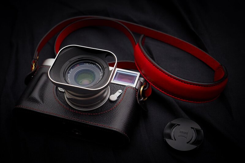 Leica Camera with Lens — Black