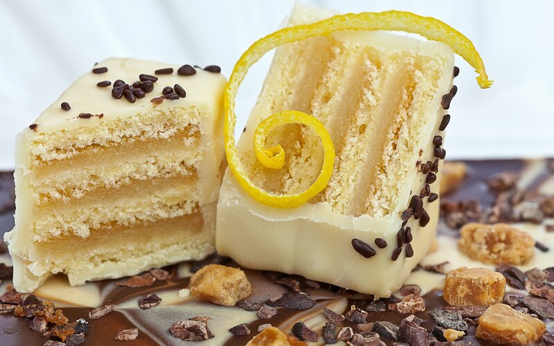 Lemon Cake Slices — Yellow