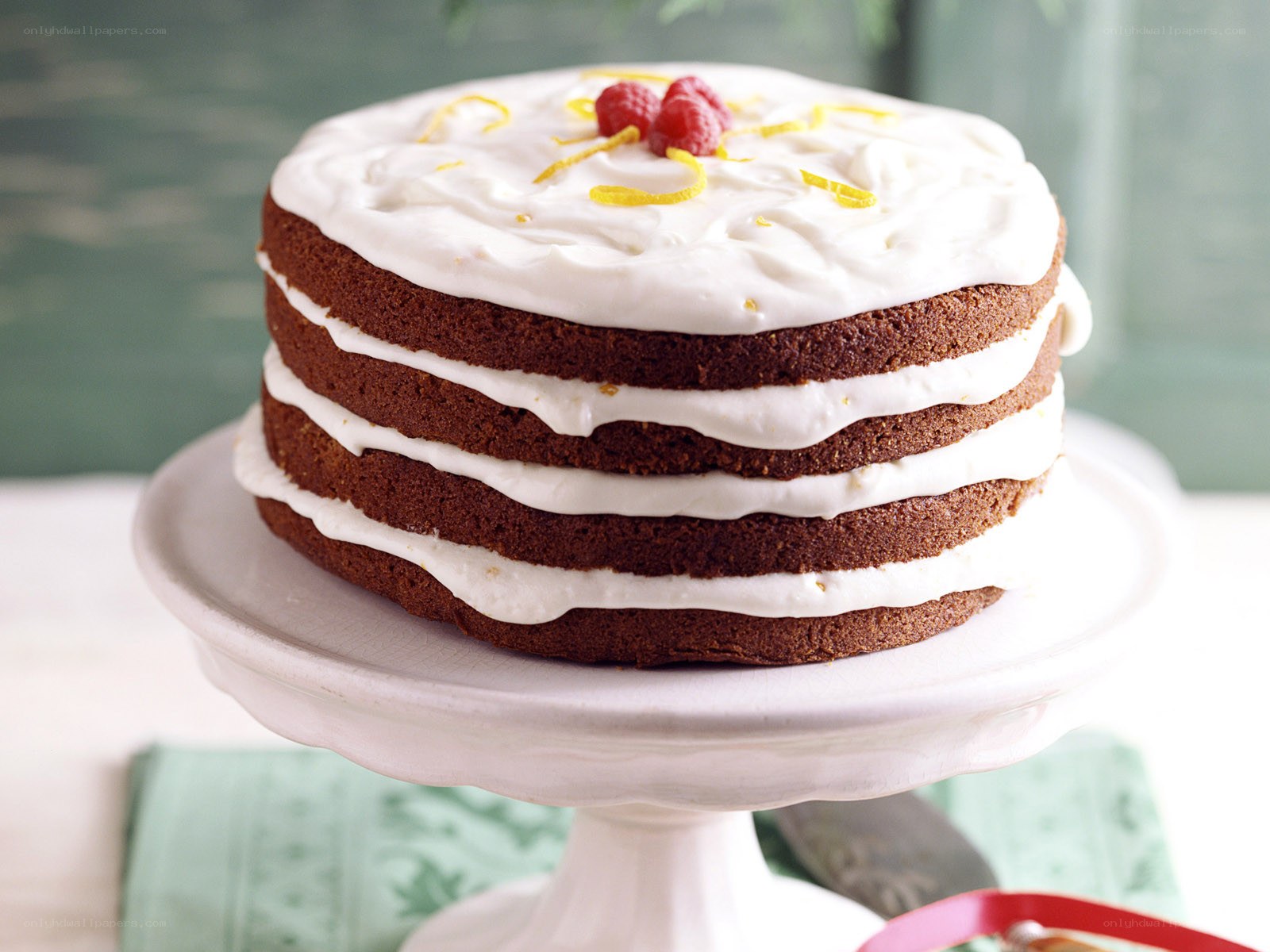 Lemon cake with raspberries
