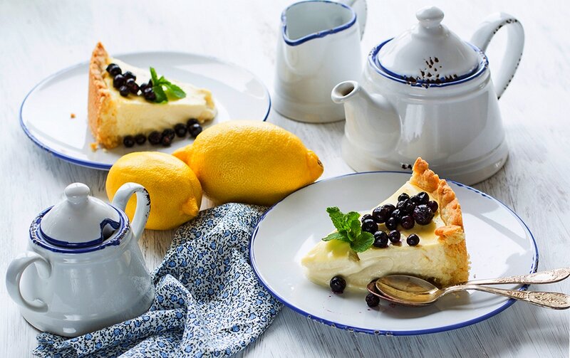 Lemon Cheesecake Slices