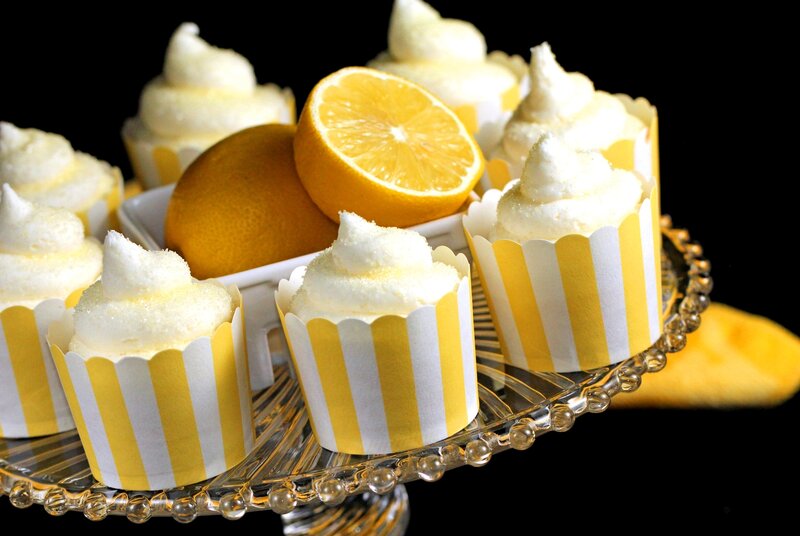 Lemon Cupcakes on Stand — Yellow