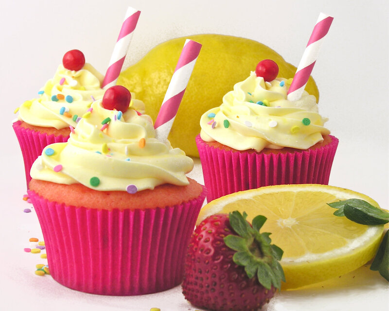 Lemon Cupcakes with Strawberries