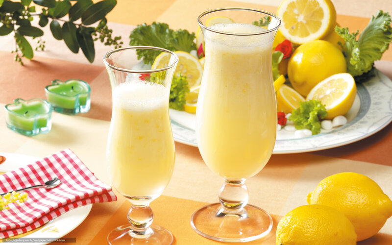 Lemon Drinks on Table — Yellow