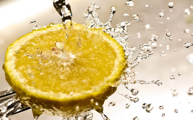 Lemon Slice Splashing Water — Yellow, Dynamic, Photograph, Splashes