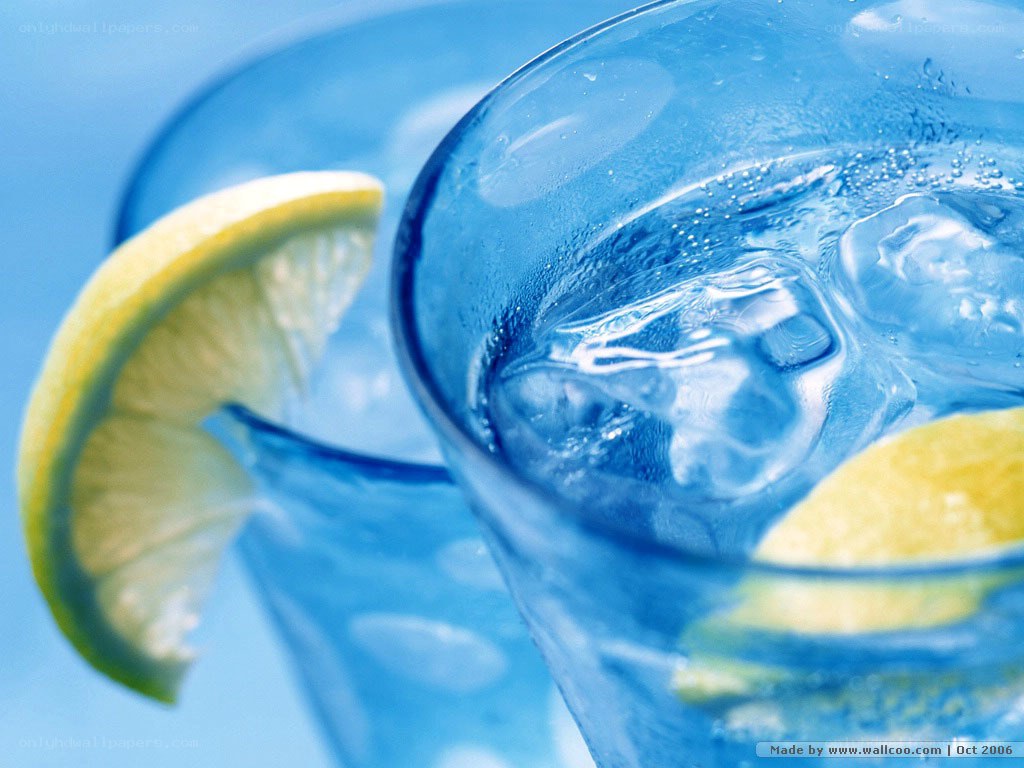 lemon water with ice
