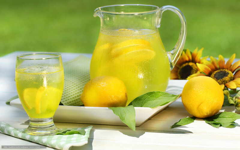 Lemonade Pitcher and Glass — Yellow