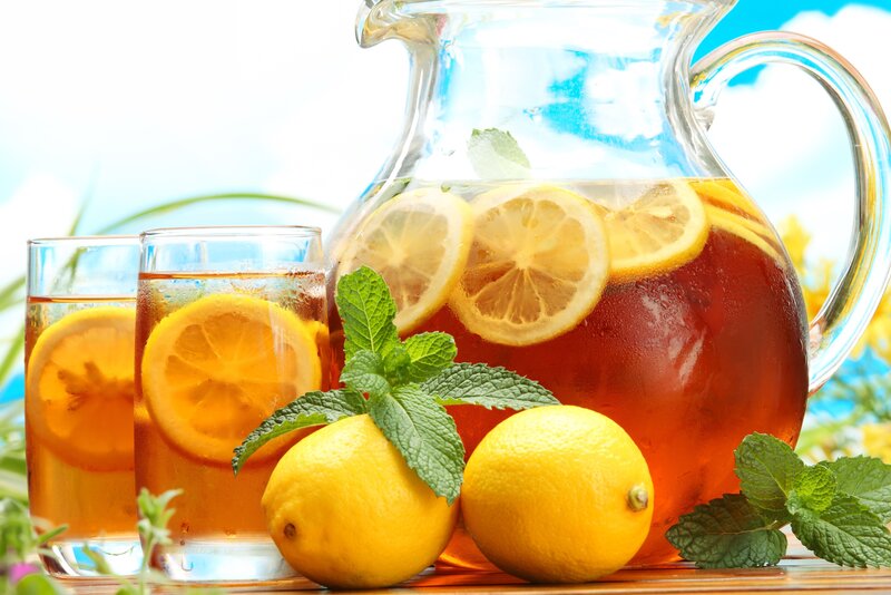 lemonade with mint and lemons