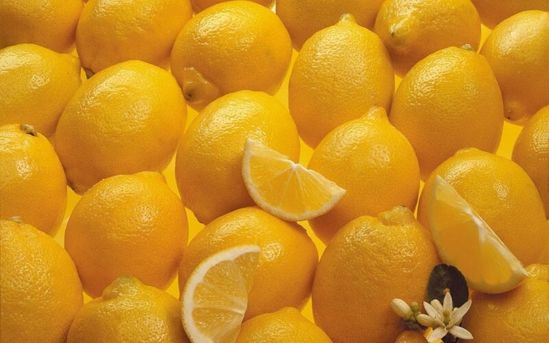 Lemons and Lemon Slices — Yellow, Bright
