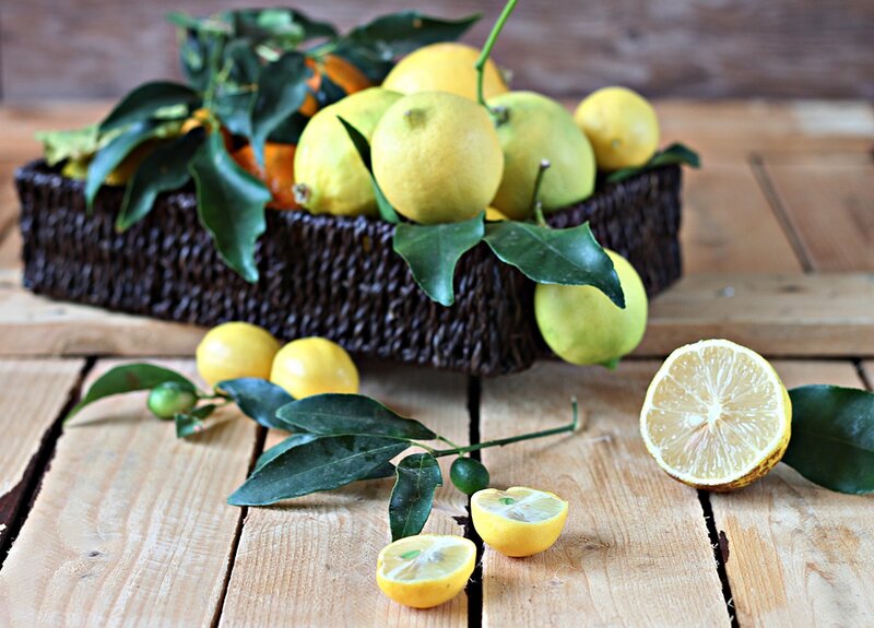 Lemons in a Basket — Yellow, Natural