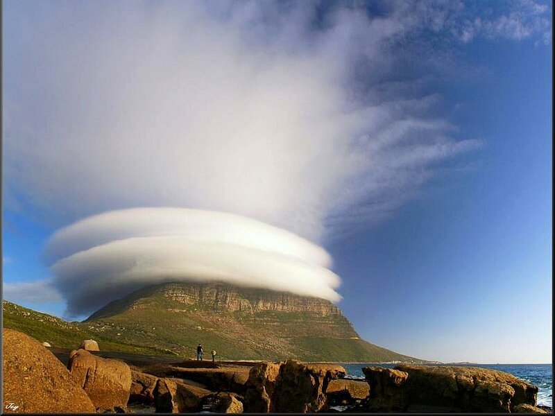 Lenticular cloud over mountain