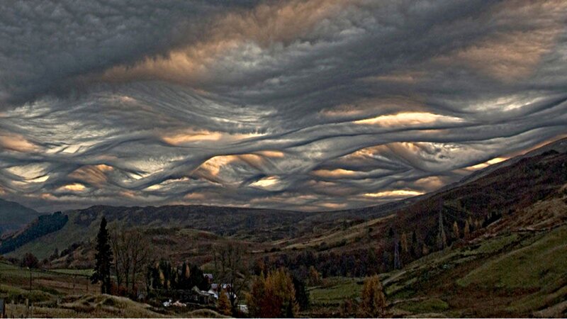 Lenticular Clouds over Hills — Gray