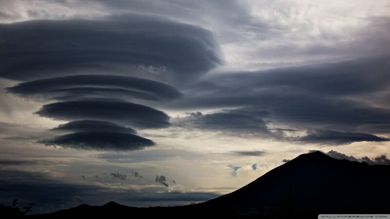 Lenticular Clouds over Mountains — Gray