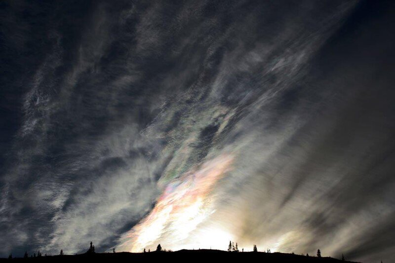 Lenticular Clouds with Iridescence