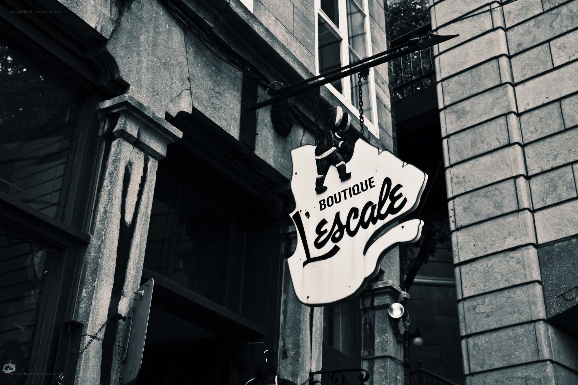 Lescale Boutique Sign