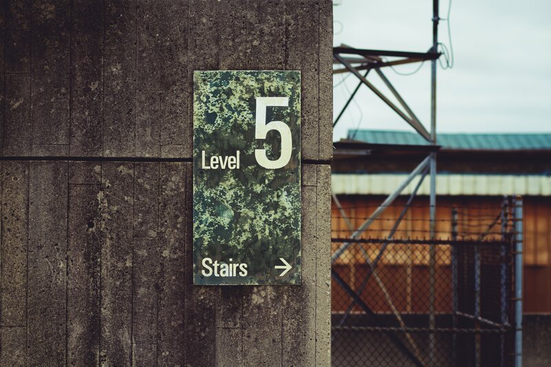 Level 5 stairs sign
