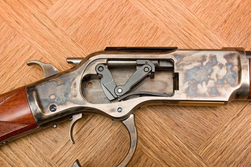 lever-action rifle mechanism