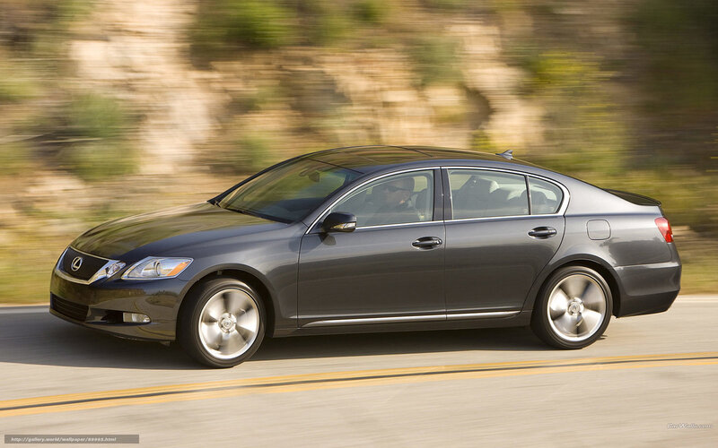 Lexus GS in motion on road