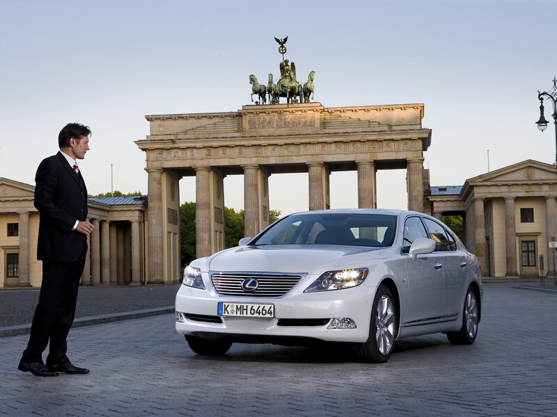 Lexus LS in front of Brandenburg Gate