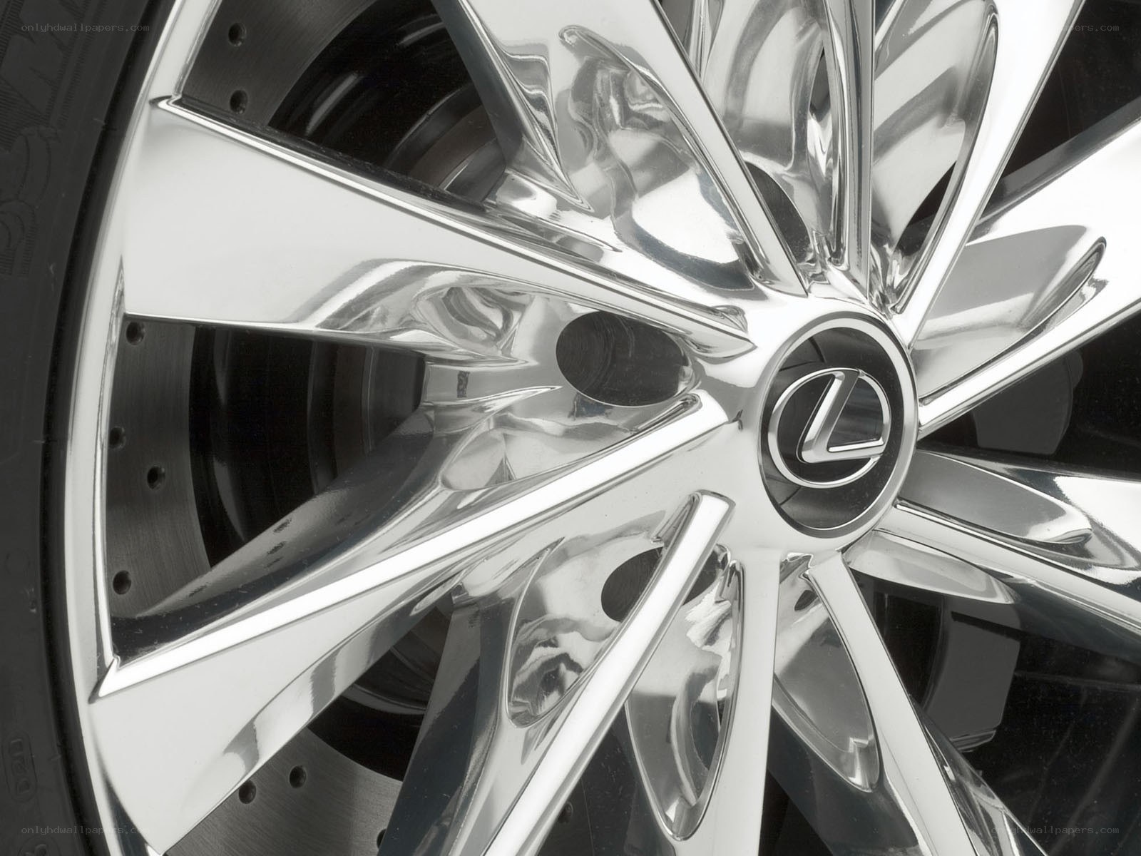 Lexus wheel close-up