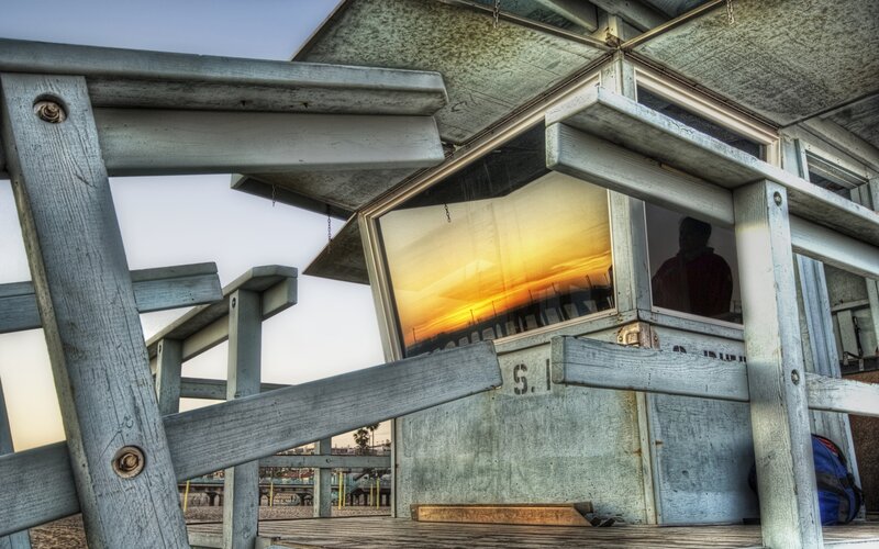 Lifeguard Tower at Sunset — Gray