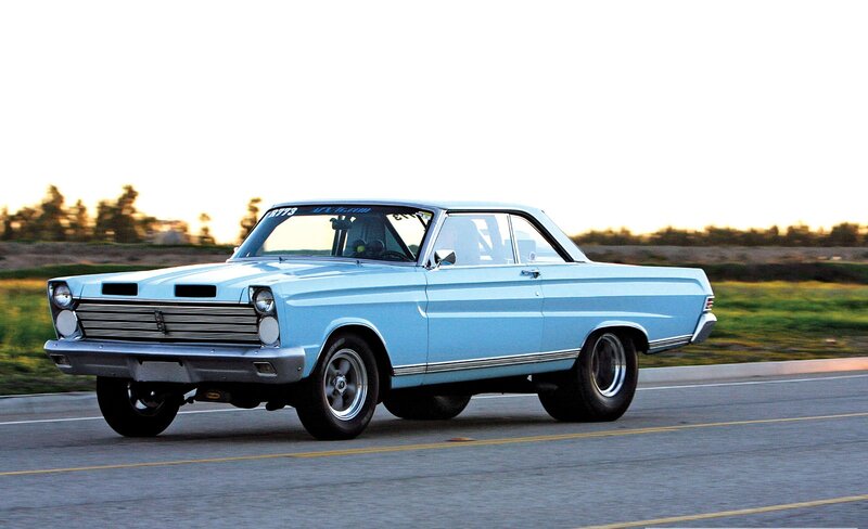 Light-blue Classic Car — Blue, Dynamic