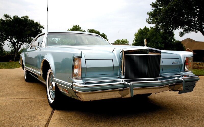 Light Blue Classic Car — Calm, Afternoon