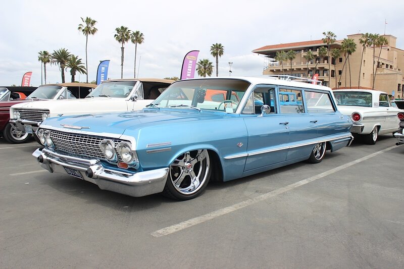 Light-blue Classic Station Wagon