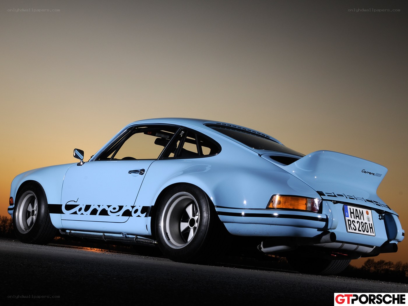 Light blue Porsche Carrera