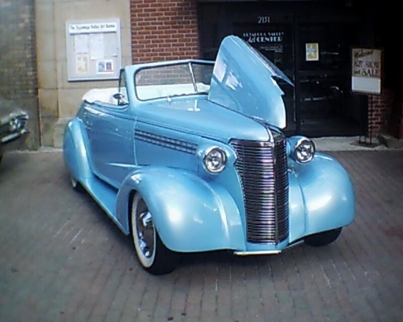 Light Blue Vintage Car — Calm, Photograph