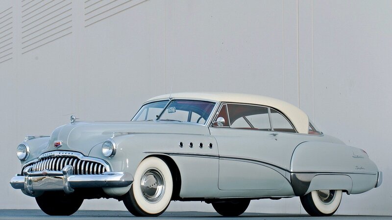 Light Blue Vintage Car — Silver, Calm