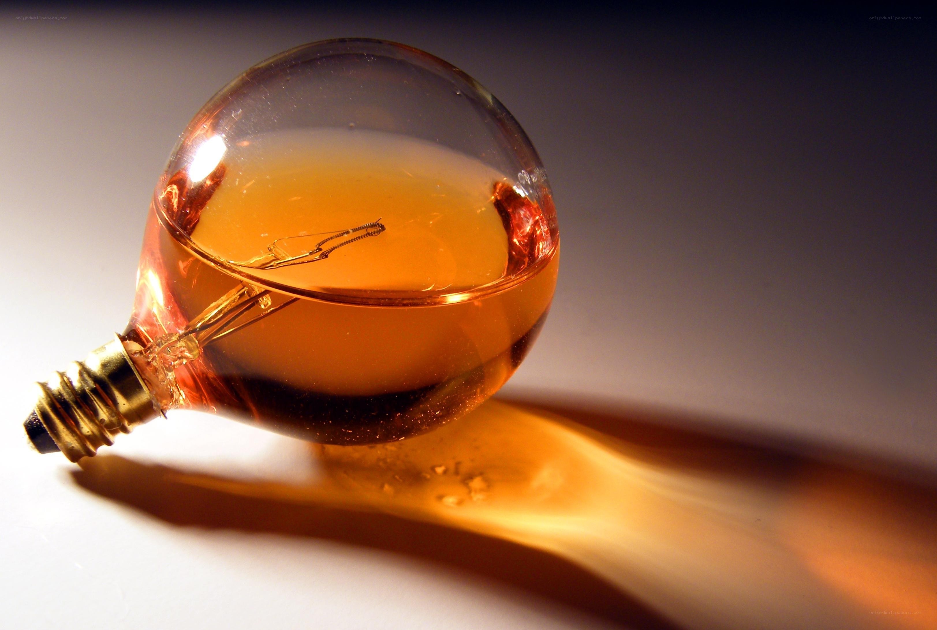 Light bulb with amber liquid
