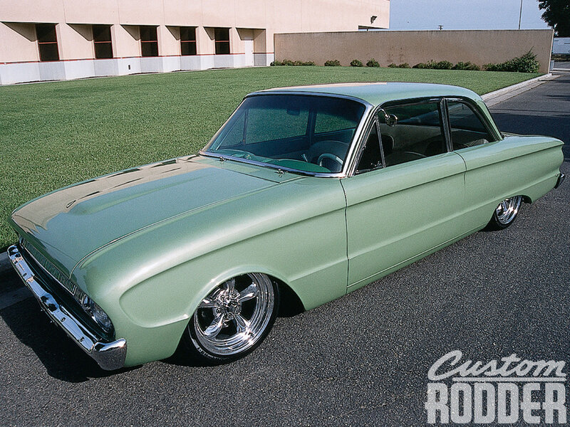 Light Green Classic Car — Calm
