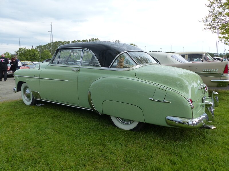 Light Green Vintage Car — Calm, Afternoon