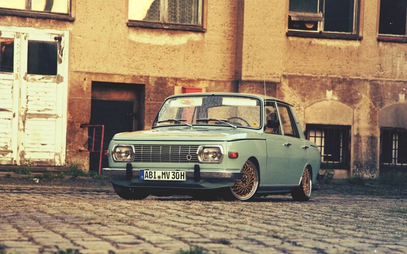 Light Green Vintage Car — Retro