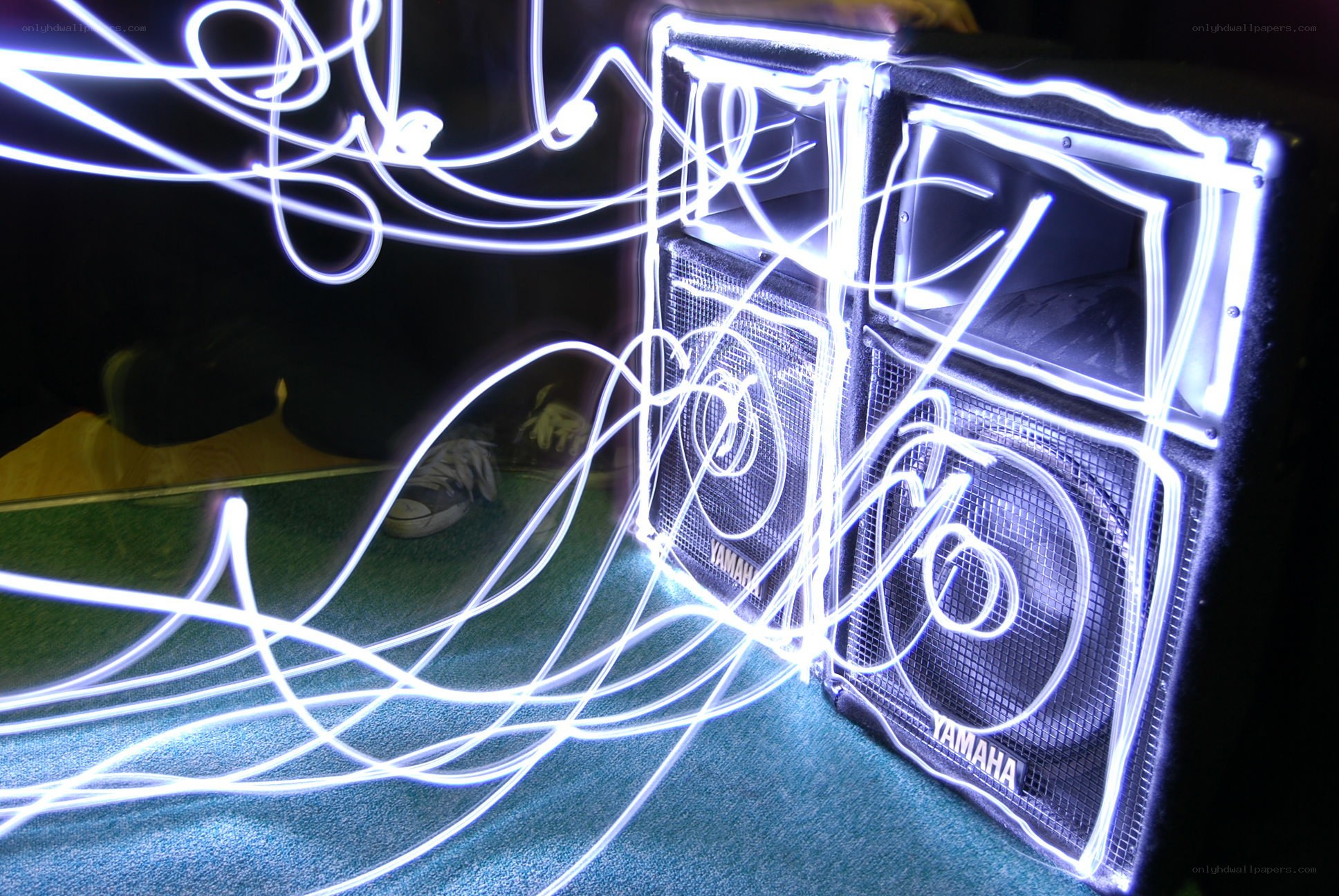 Light painting on speakers