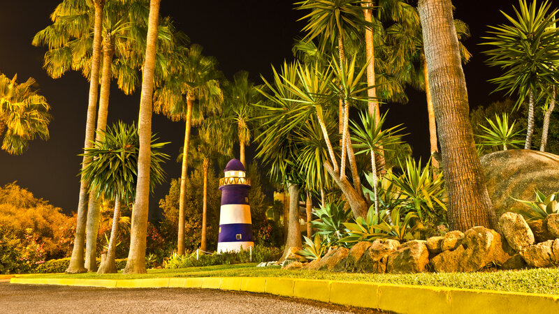 Lighthouse in Garden — Green