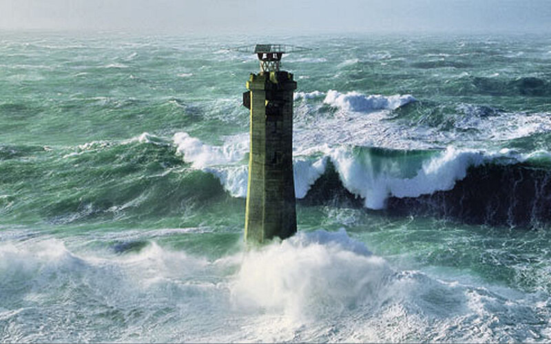 Lighthouse in Stormy Sea — Green