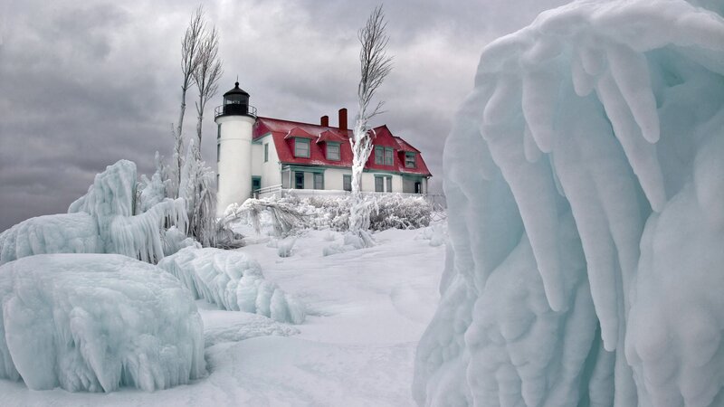 Lighthouse in Winter — White, Cold, Photograph