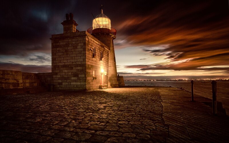 Lighthouse on Cobblestone